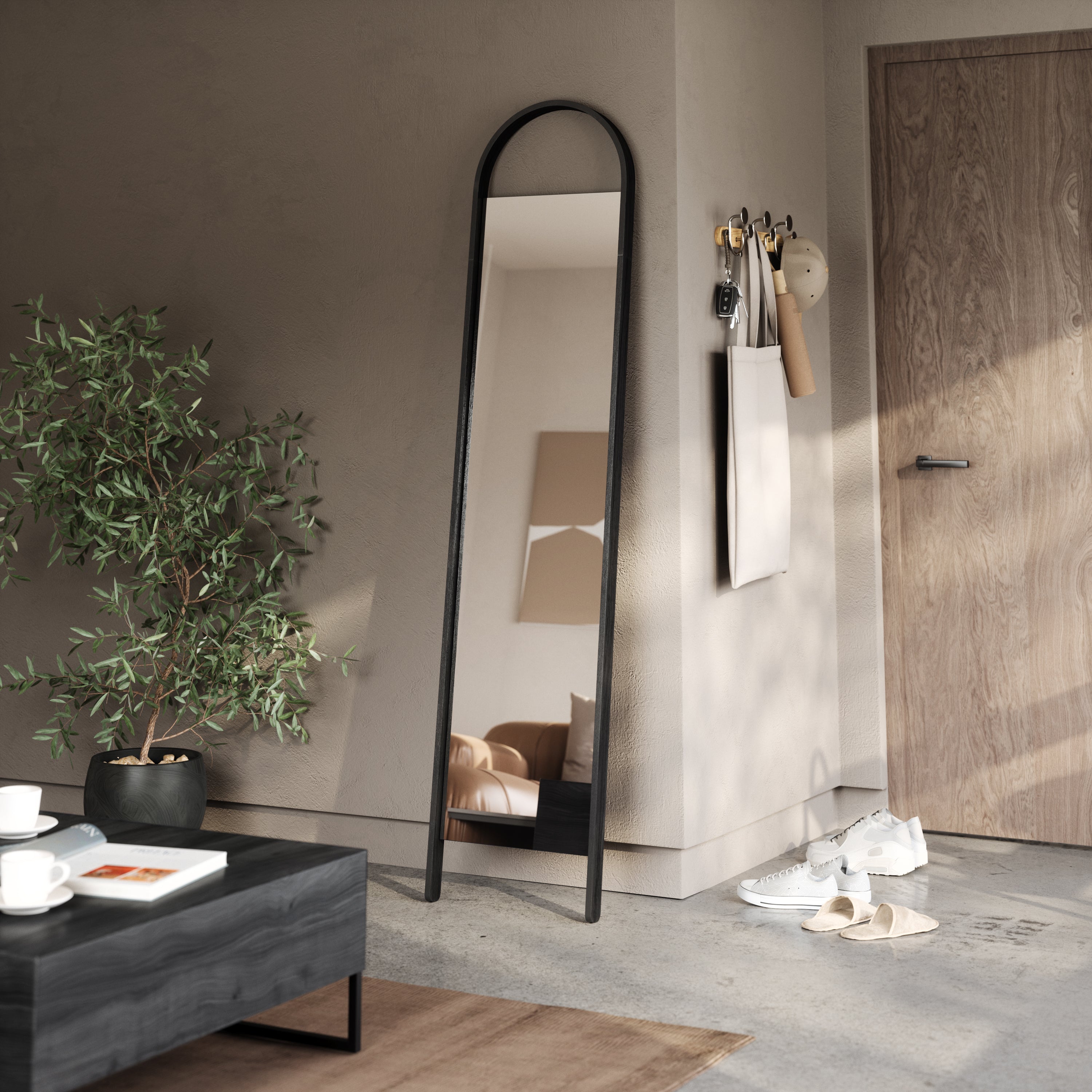 Bellwood Leaning Mirror - Black Mirror UMBRA