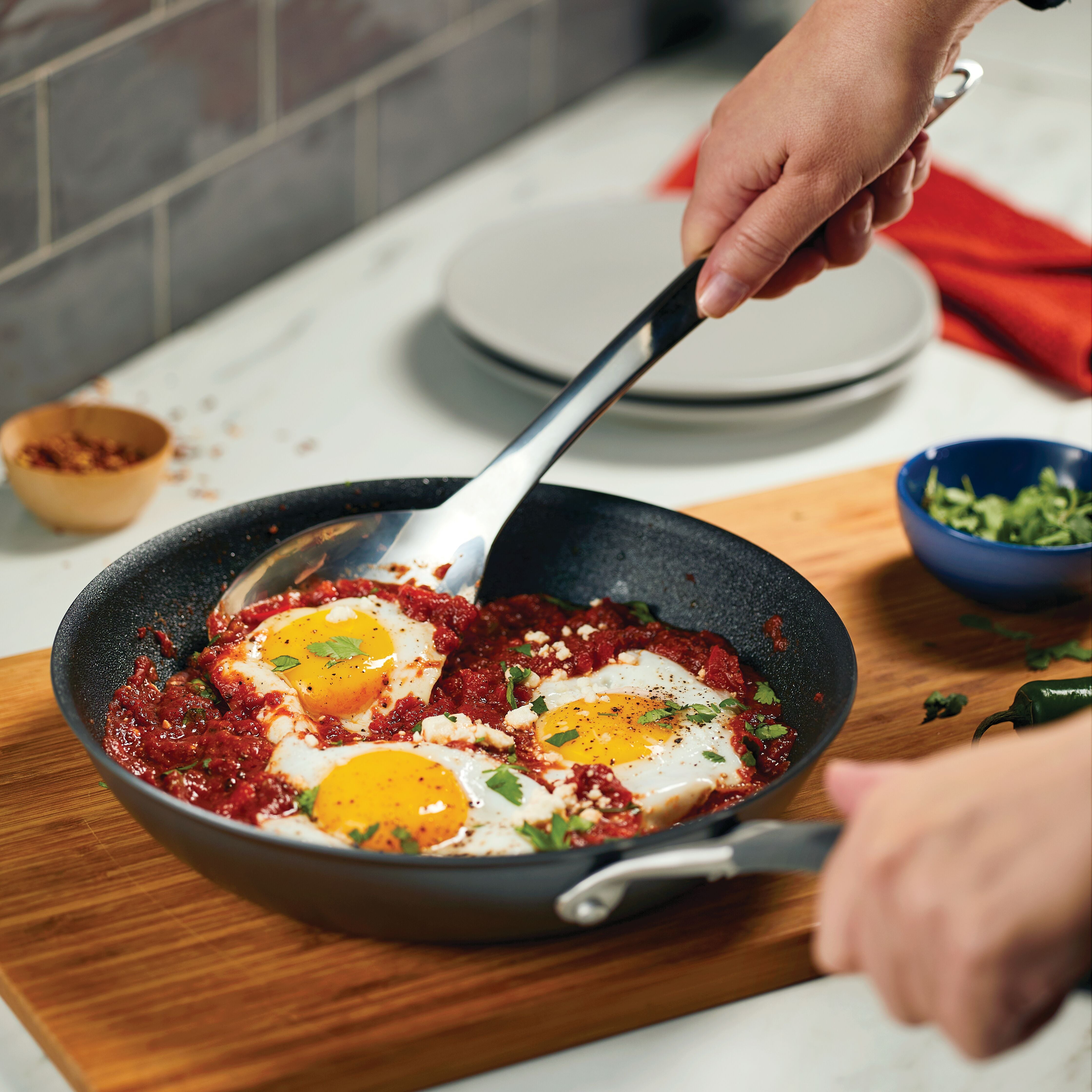 Circulon Scratchdefense A1 - 25.4cm Open Skillet Cookware Circulon