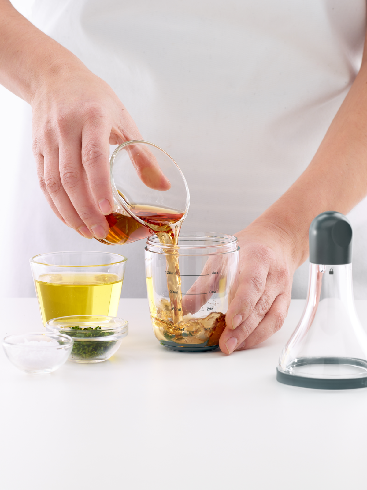Lekue Dressing Shaker - Grey