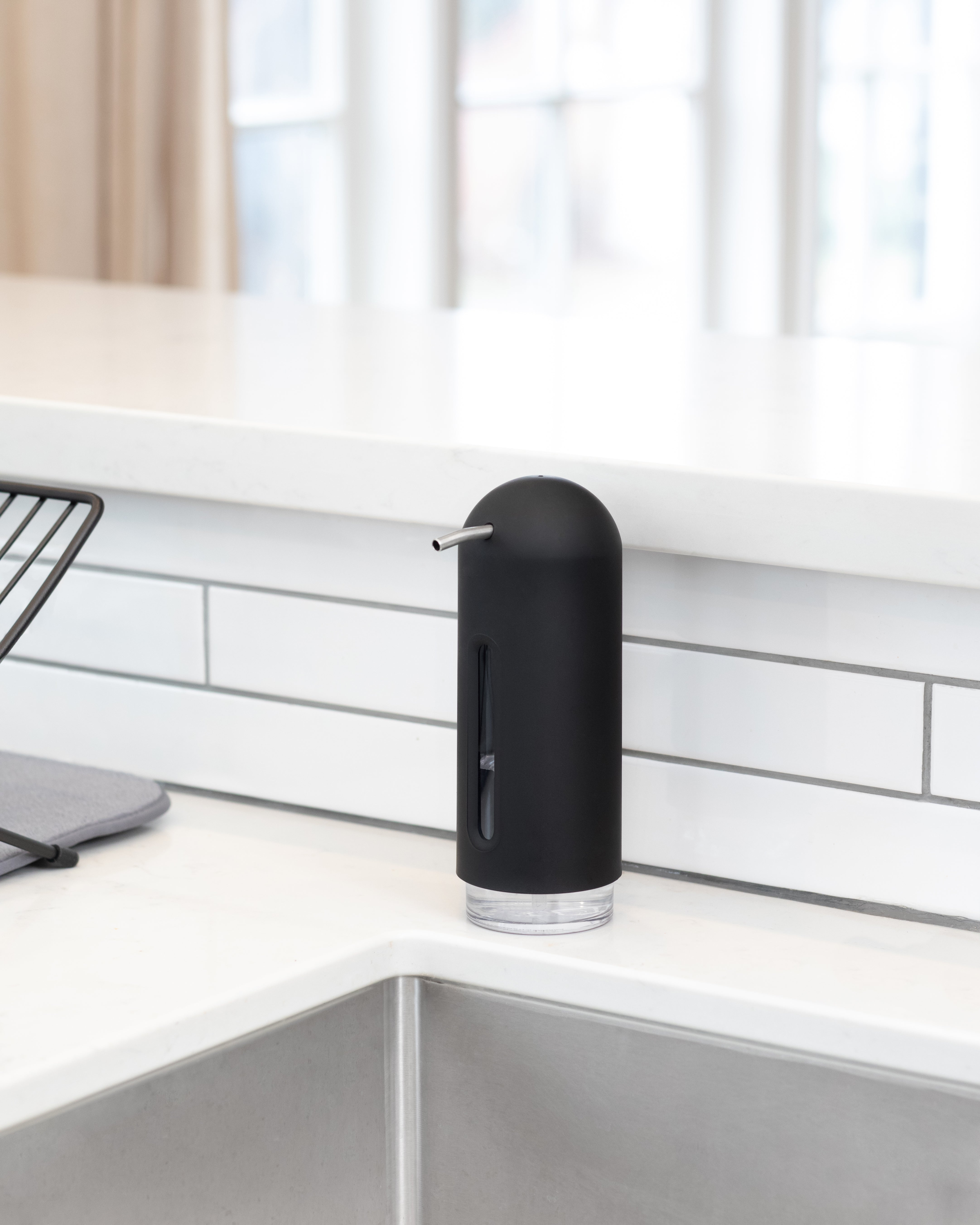 Penguin Soap Pump - Black Soap Dispenser UMBRA