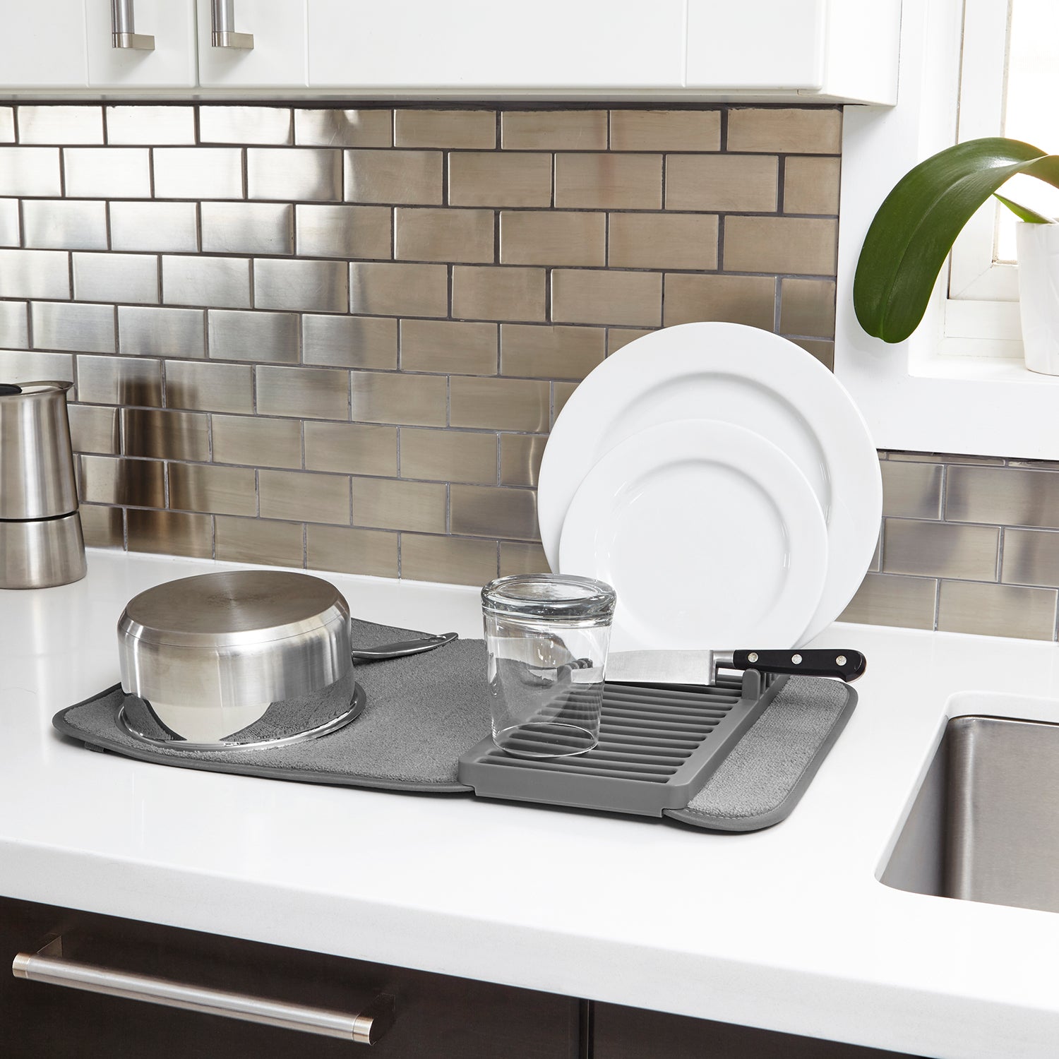 Udry Mini Drying Rack & Drying Mat, Charcoal Dish Rack UMBRA