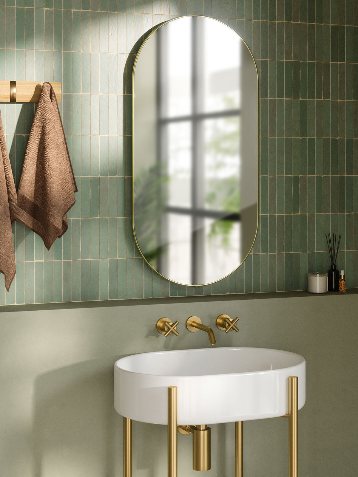 Umbra Hubba Pill Mirror (91 x 45cm) - Brass