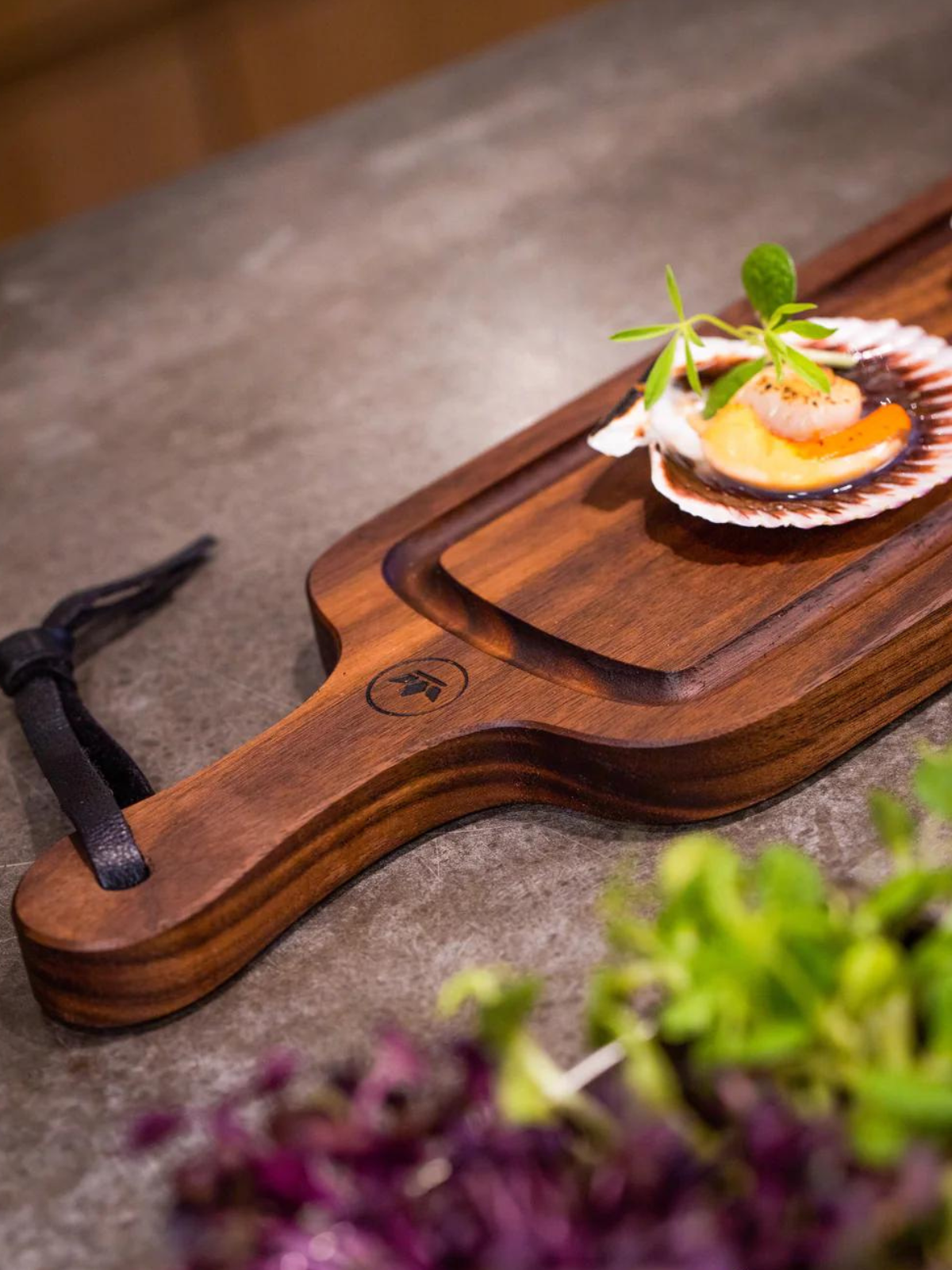 DUTCH DELUXES Bread Board - Oiled Walnut