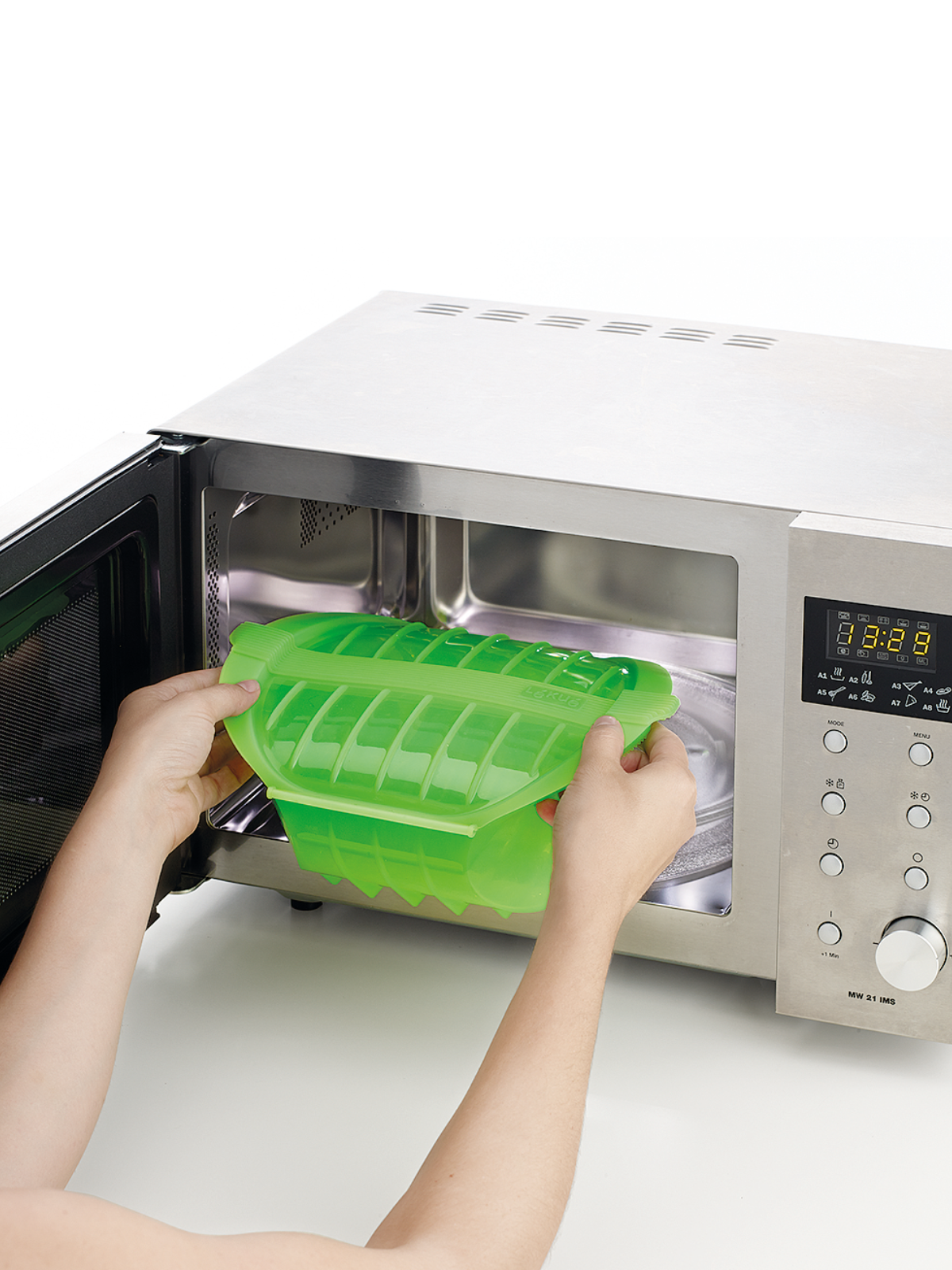 Lekue Deep Microwave Cooker - Small Green