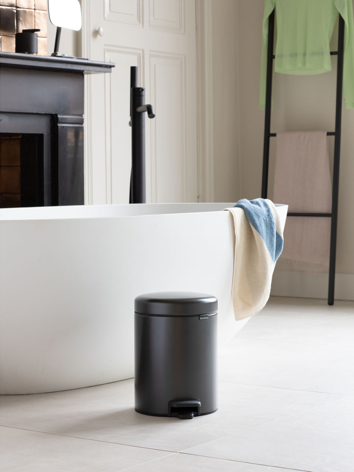 Brabantia Newicon Pedal Bin - 5L Confident Grey
