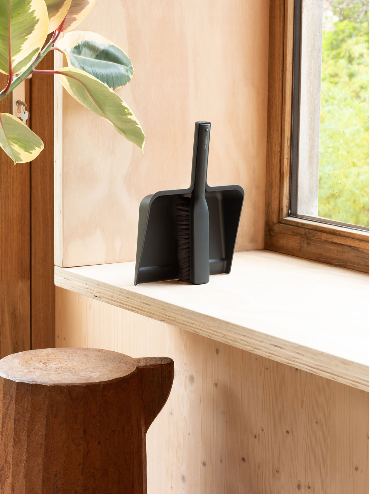 Brabantia SinkSide Dustpan & Brush Set - Dark Grey