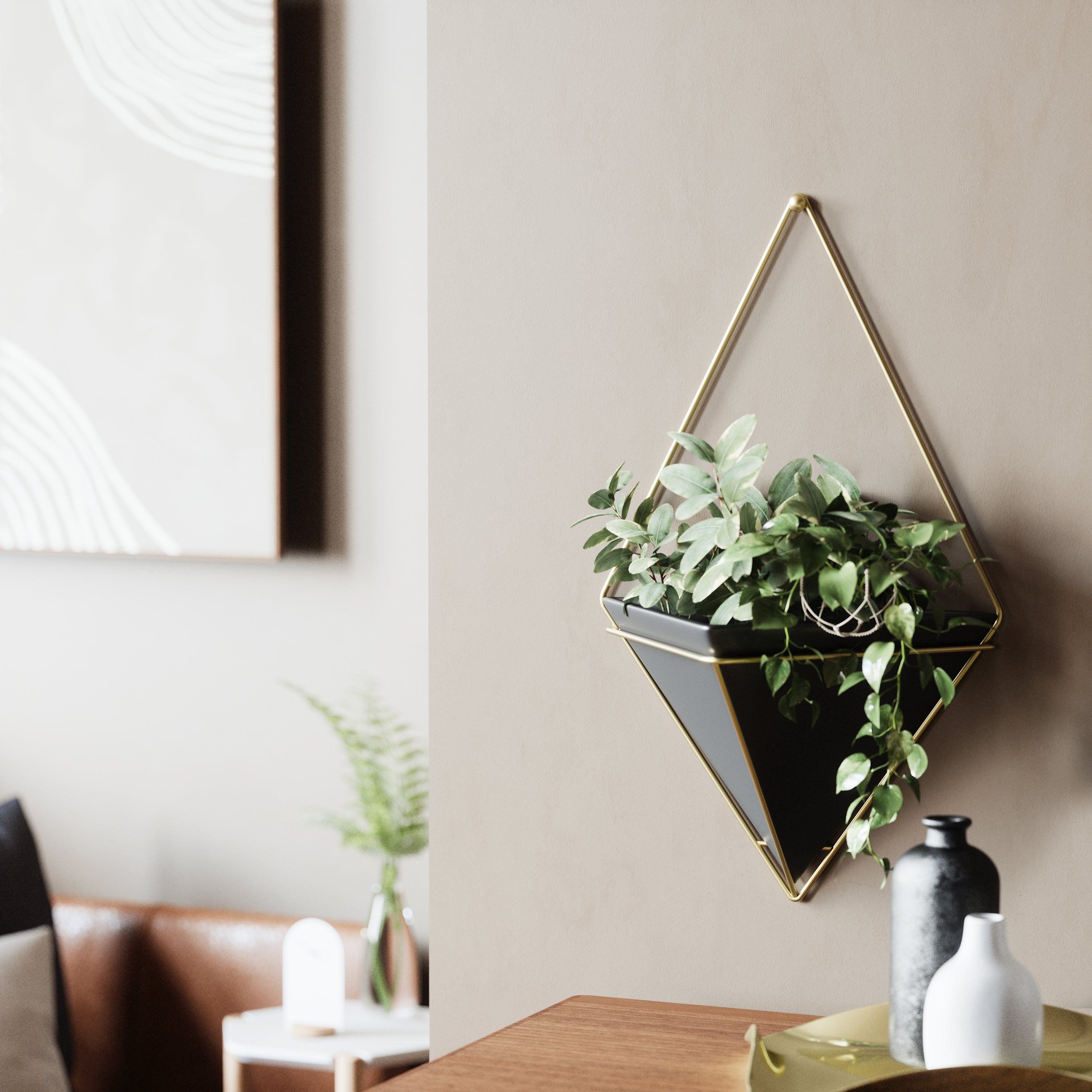  Trigg Large Wall Vessel - Black/Brass Organiser UMBRA